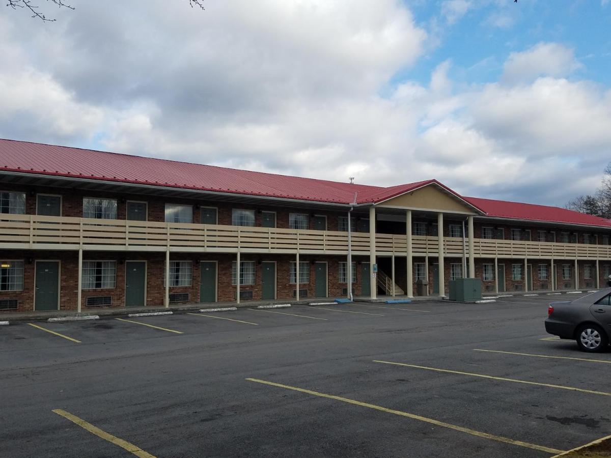 Quality Inn New River Gorge Фейетвилл Экстерьер фото
