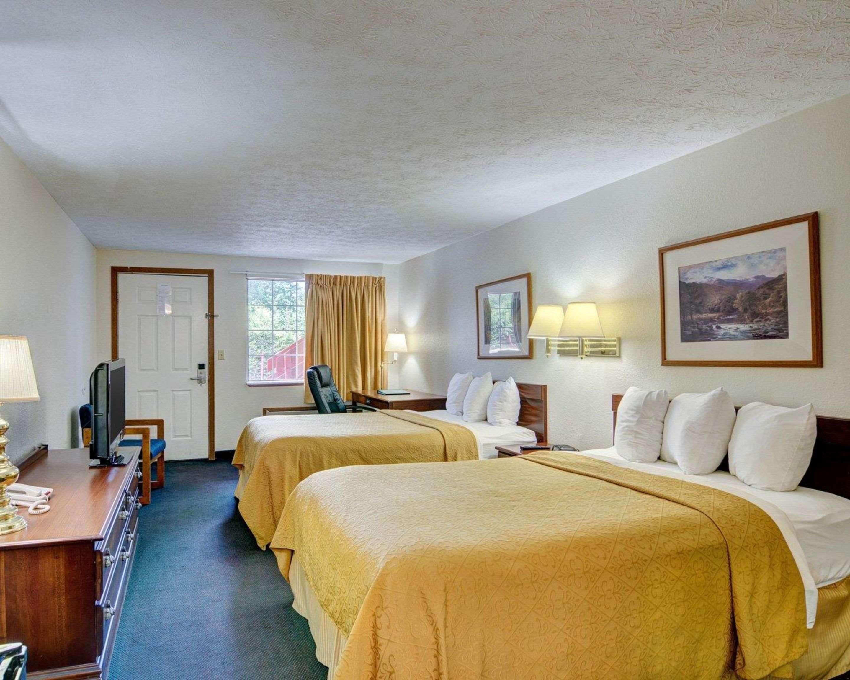 Quality Inn New River Gorge Фейетвилл Экстерьер фото