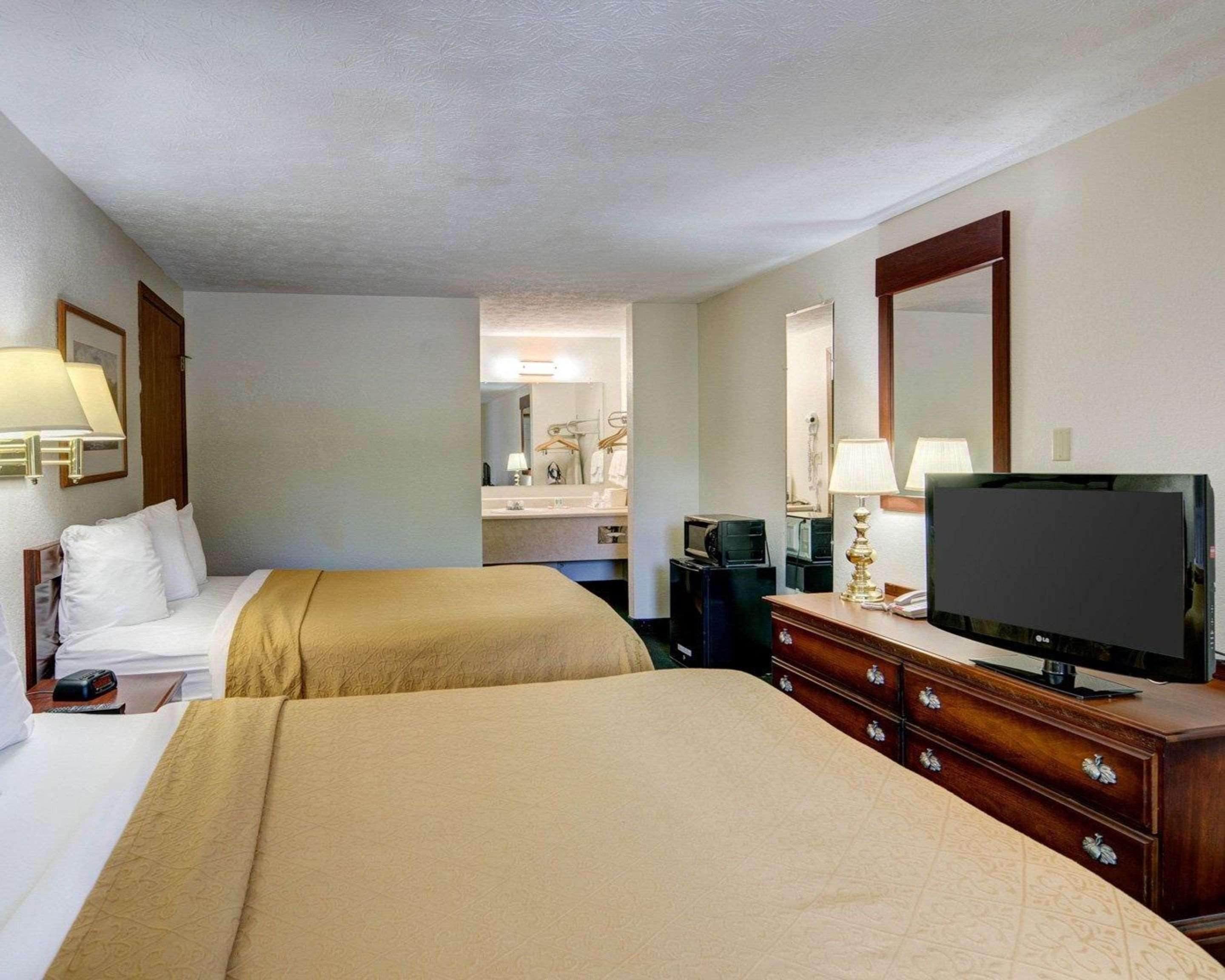 Quality Inn New River Gorge Фейетвилл Экстерьер фото