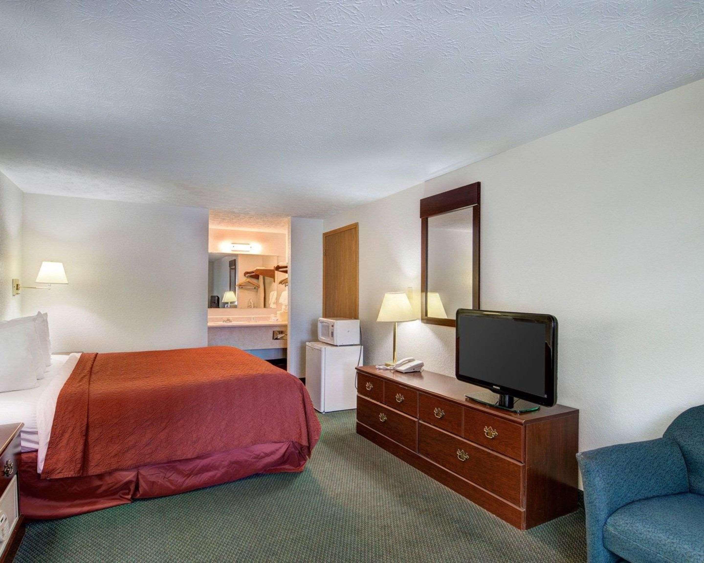 Quality Inn New River Gorge Фейетвилл Экстерьер фото
