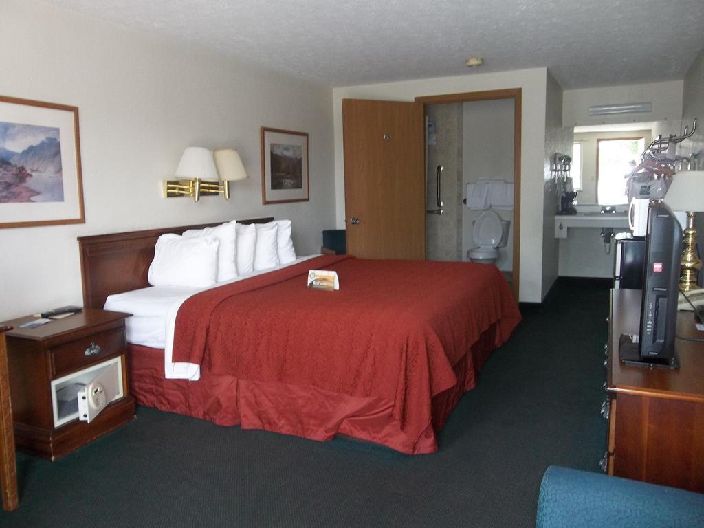 Quality Inn New River Gorge Фейетвилл Экстерьер фото