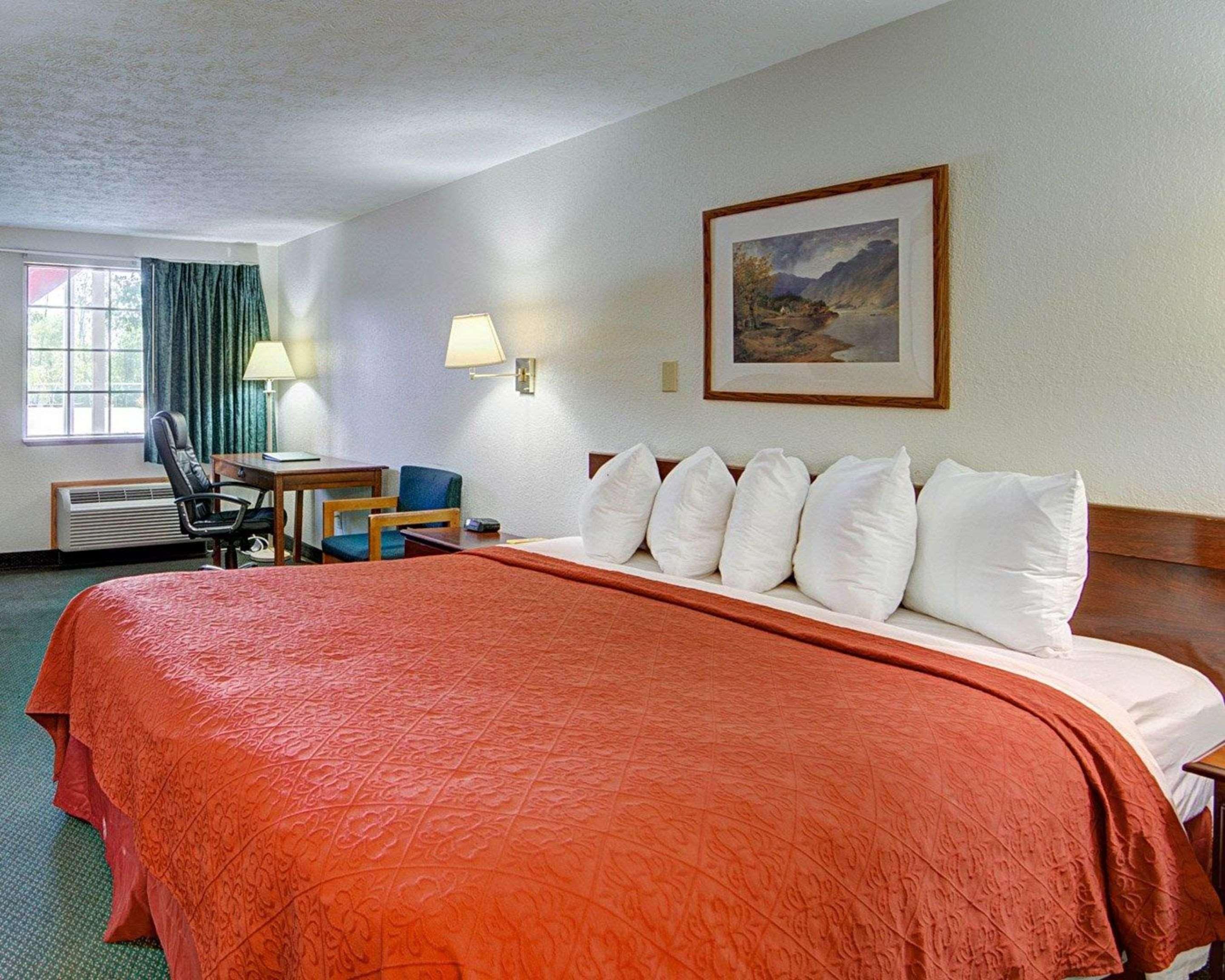 Quality Inn New River Gorge Фейетвилл Экстерьер фото